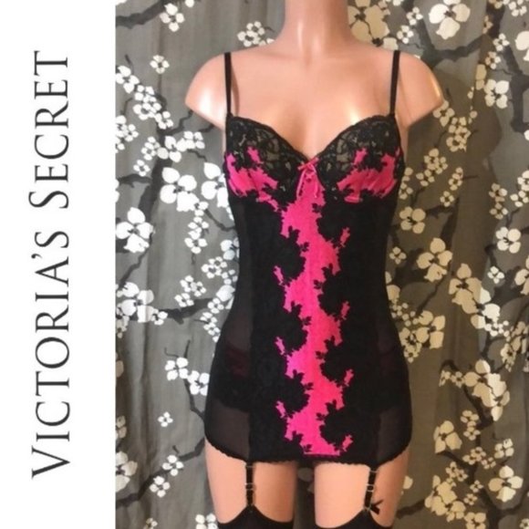 Victoria's Secret Sexy Seduction Lace & Mesh Slip - Picture 2 of 3